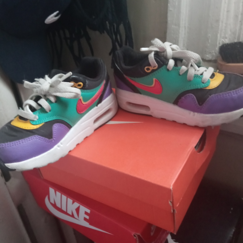 Shoes - Picture 2 of 2